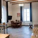 Apartment Liberty Square View Heritage Refined Flat Timisoara