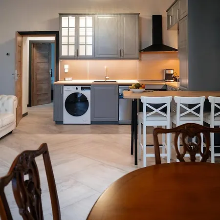 Liberty Square View Heritage Refined Flat *