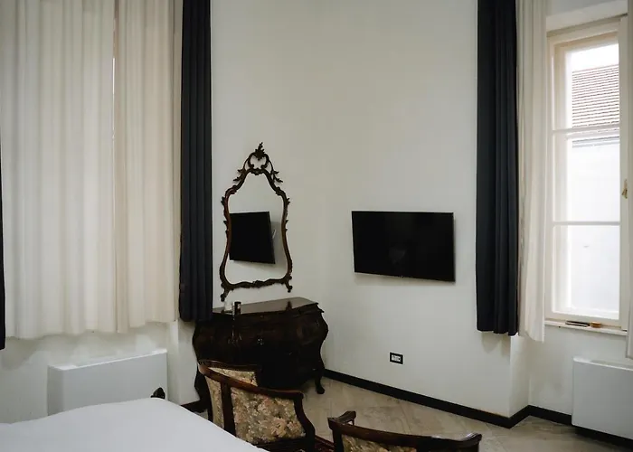 Liberty Square View Heritage Refined Flat *