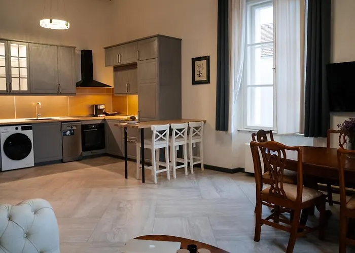 Liberty Square View Heritage Refined Flat *